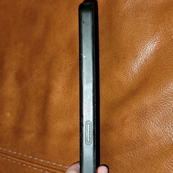 Good condition Wildflower Case for IPhone XR - Picture 5 of 6